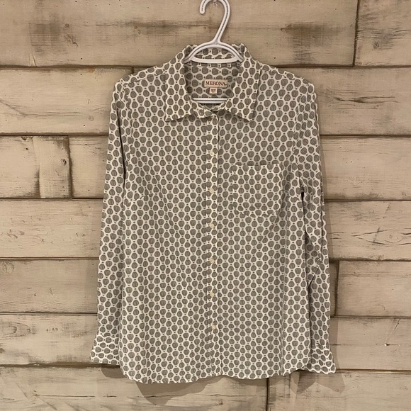 Grey hot air balloon print button up blouse. 100% polyester - Picture 2 of 12